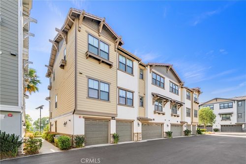 12414 Amesbury Cir, Whittier, CA, 90602-1177 | Card Image