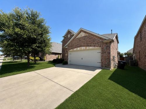 928 Albany Dr, Fort Worth, TX, 76131-3392 | Card Image