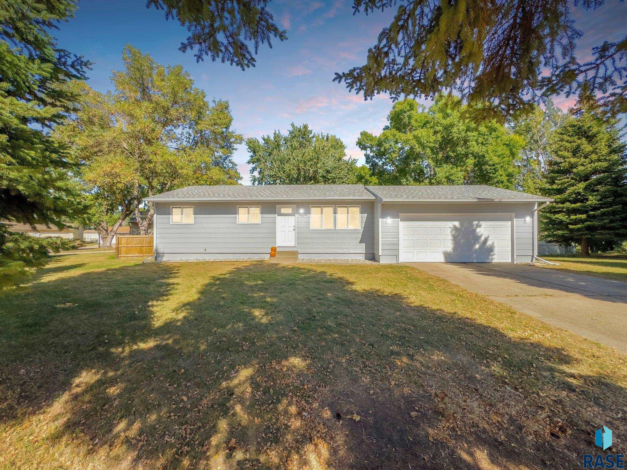 Bluestem Cir, Sioux Falls, SD 57106