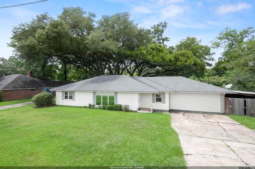 545 Staring Ln, Baton Rouge, LA, 70810-2602 | Card Image
