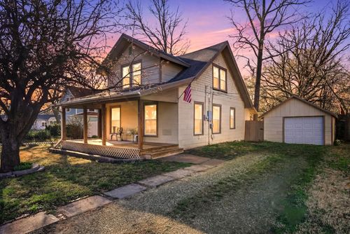 911 W 3rd Ave, El Dorado, KS, 67042-1605 | Card Image