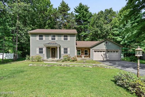 3 Woodmint Pl, Malta, NY, 12020-4451 | Card Image
