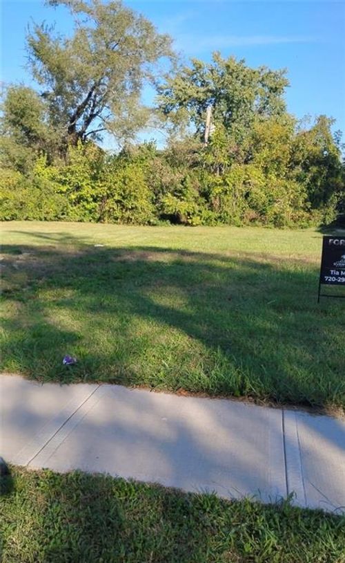 5005 Walrond Ave, Kansas City, MO, 64130-2756 | Card Image