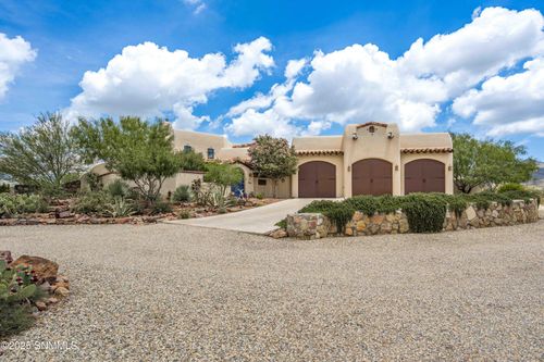 5002 Heno Mine Rd, Las Cruces, NM, 88011-9331 | Card Image