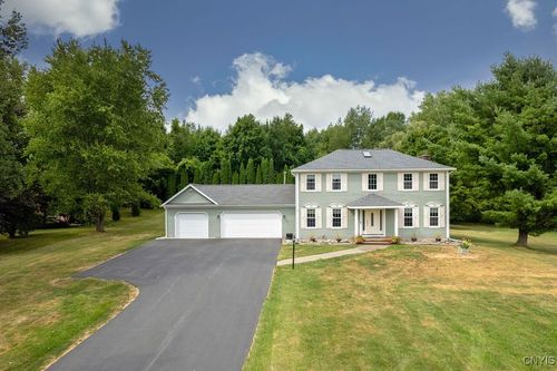 5 Deerfield Dr, Canastota, NY, 13032-4752 | Card Image