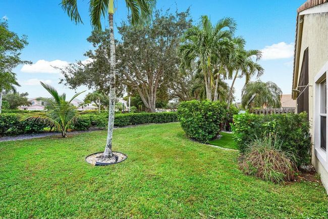 1643 Oak Berry Cir, House other with 3 bedrooms, 2 bathrooms and null parking in Wellington FL | Image 25