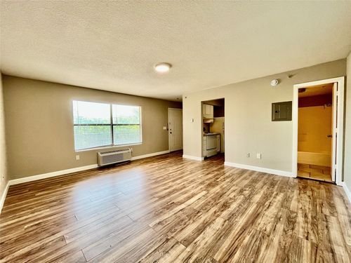 apt-205-701 W Sycamore St, Denton, TX, 76201-5940 | Card Image