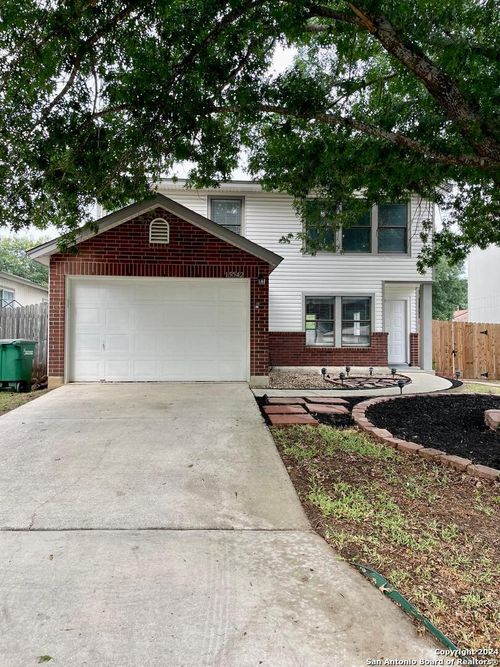 15542 Knollmeadow, San Antonio, TX, 78247-2142 | Card Image