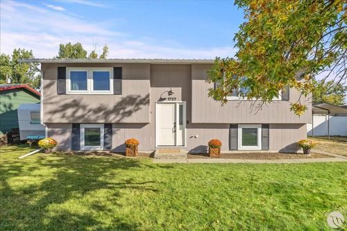 1727 Wicks Ln, Billings, MT, 59105-4325 | Card Image