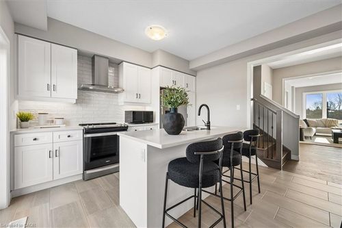 23 Sora Lane, Guelph, ON, N1E0T4 | Card Image