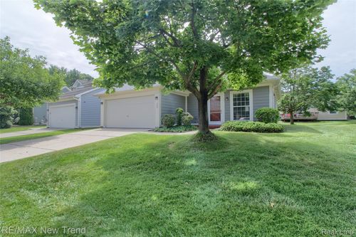 41404 Belden Cir, Novi, MI, 48377-1546 | Card Image