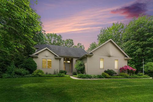 11830 Old Oak Dr, Granger, IN, 46530-6012 | Card Image