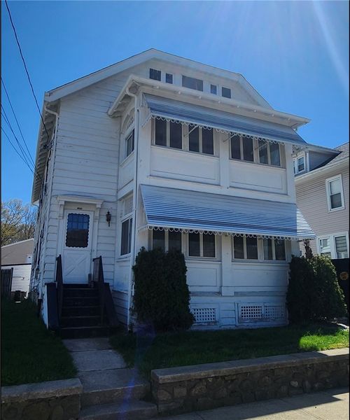 688 Providence Street, Woonsocket, RI, 02895 | Card Image