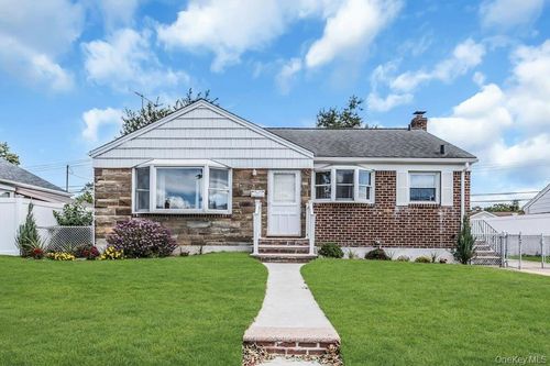 74 Bette Rd, East Meadow, NY, 11554-1303 | Card Image