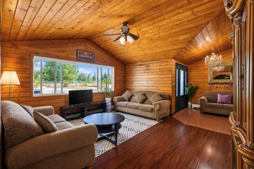 19500 River Road, Richmond, BC, V6V1M3 | Card Image
