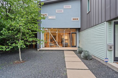 a-900 Brentwood St, Austin, TX, 78757-3033 | Card Image