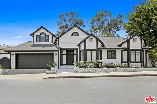 3553 Cody Rd, Sherman Oaks, CA, 91403-5016 | Card Image
