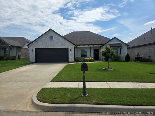 10203 S 228th East Ave, Broken Arrow, OK, 74014-6809 | Card Image