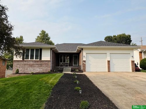 380 Chestnut St, Springfield, NE, 68059-2522 | Card Image