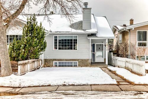1011 17a St Ne, Calgary, AB, T2E4V2 | Card Image