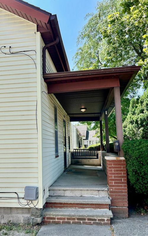 2446 N Charles St, Saginaw, MI, 48602-5008 | Card Image