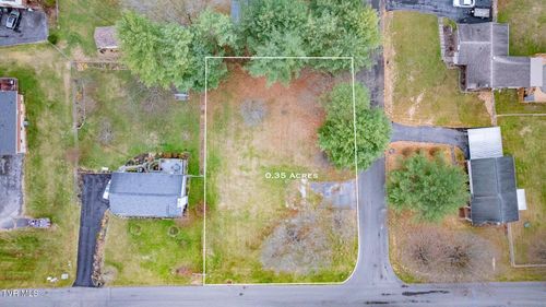 403 Lynnwood Dr, Bristol, VA, 24201-1911 | Card Image