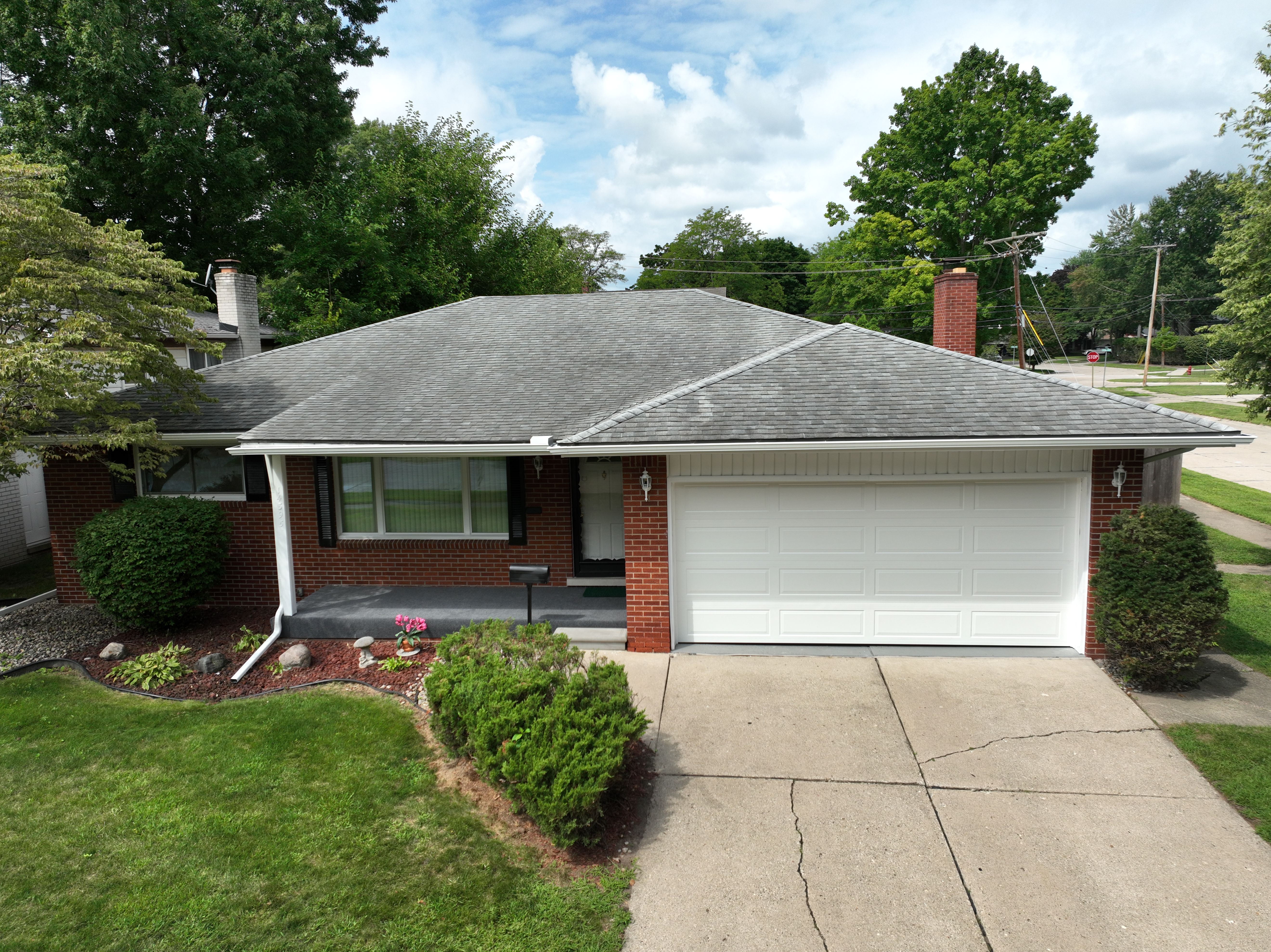 Cranston St, Livonia, MI 48154