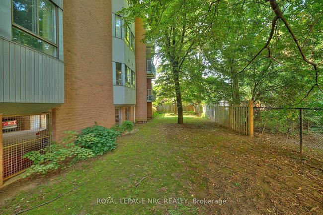 201 - 5 Niagara St, Condo with 2 bedrooms, 1 bathrooms and 1 parking in Grimsby ON | Image 21