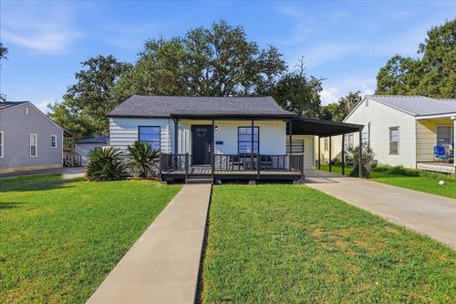 3841 Stuart Ave, Groves, TX, 77619-5817 | Card Image