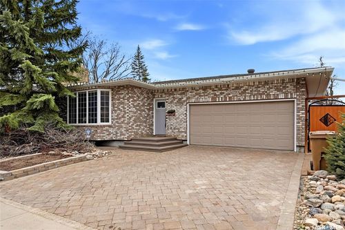 4220 Hillsdale St, Regina, SK, S4S3Z2 | Card Image