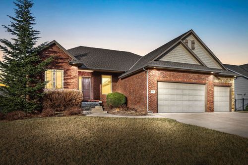 821 N Fairoaks Ct, Andover, KS, 67002-7700 | Card Image