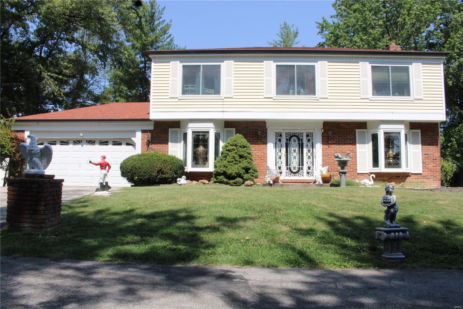 Stacy Place Ln, Saint Louis, MO 63132