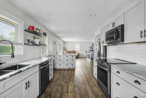 114 Cass St, Petersburg, MI, 49270-9548 | Card Image