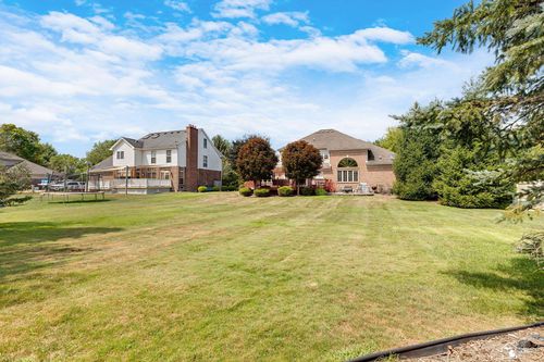 17879 Cardinal Ave, Grosse Ile, MI, 48138-1087 | Card Image