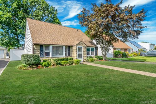 10 Walter Ave, Hicksville, NY, 11801-5309 | Card Image