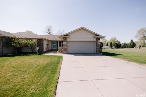 123 Meadowlark Circle, Doniphan, NE, 68832 | Card Image
