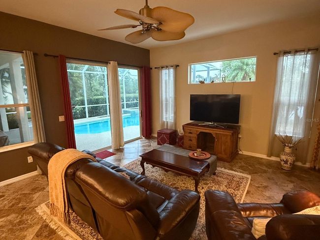 7714 Ashley Cir, House other with 4 bedrooms, 3 bathrooms and null parking in Bradenton FL | Image 9