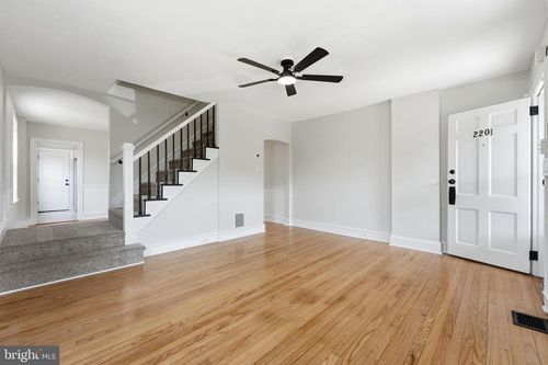 2201 Locust St, WILMINGTON, DE, 19802-4428 | Card Image