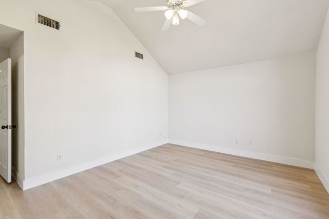 235 S Briery Rd, House other with 3 bedrooms, 2 bathrooms and null parking in Irving TX | Image 22