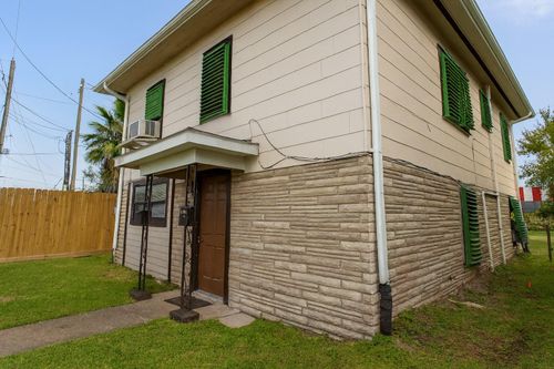 6113 Avenue Q 1/2, Galveston, TX, 77551-1493 | Card Image