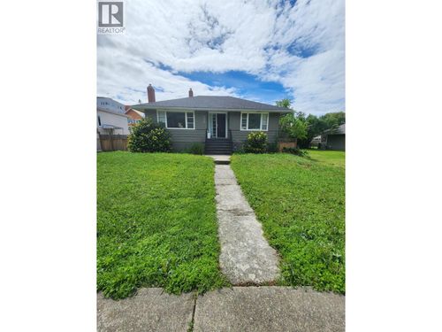 425 Glenwood Ave, Kelowna, BC, V1Y5L9 | Card Image