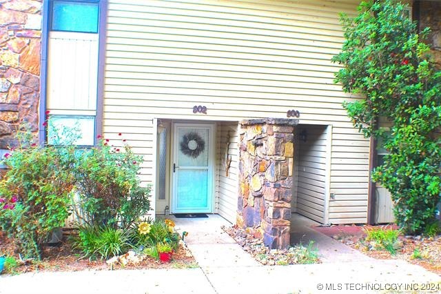 46th St, Grove, OK 74344