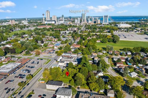 6192 Dunn St, Niagara Falls, ON, L2G2P1 | Card Image