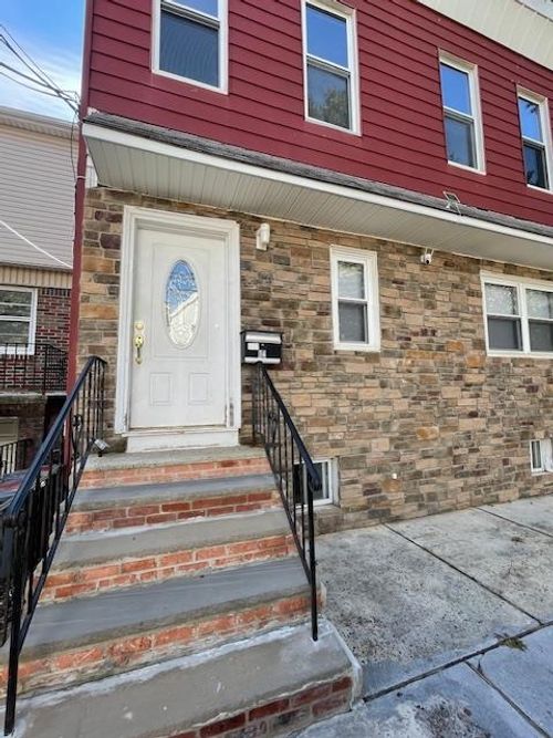 14 Meadow St, Bayonne, NJ, 07002-4512 | Card Image