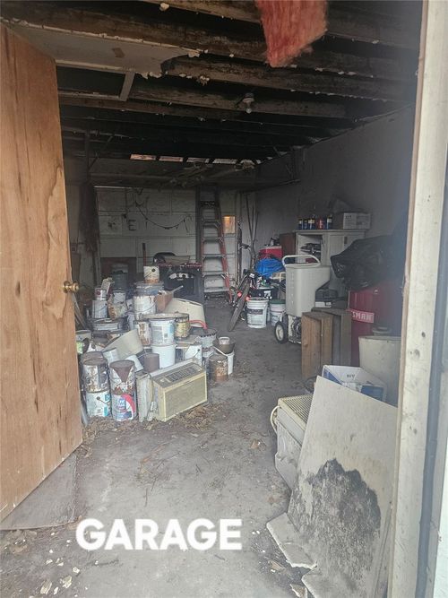 1220 Vallejo St, El Campo, TX, 77437-5860 | Card Image