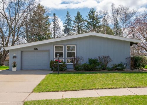 745 Green Tree Road, West Bend, WI, 53095 | Card Image