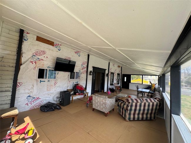 View of sunroom / solarium | Image 6