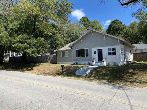 202 N Walnut St, Anderson, MO, 64831-1591 | Card Image