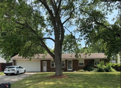 394 Midway Drive, Valparaiso, IN, 46385 | Card Image