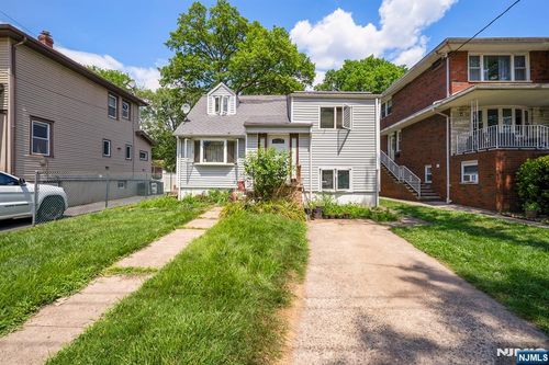 735 Clark Ave, Ridgefield, NJ, 07657-2607 | Card Image